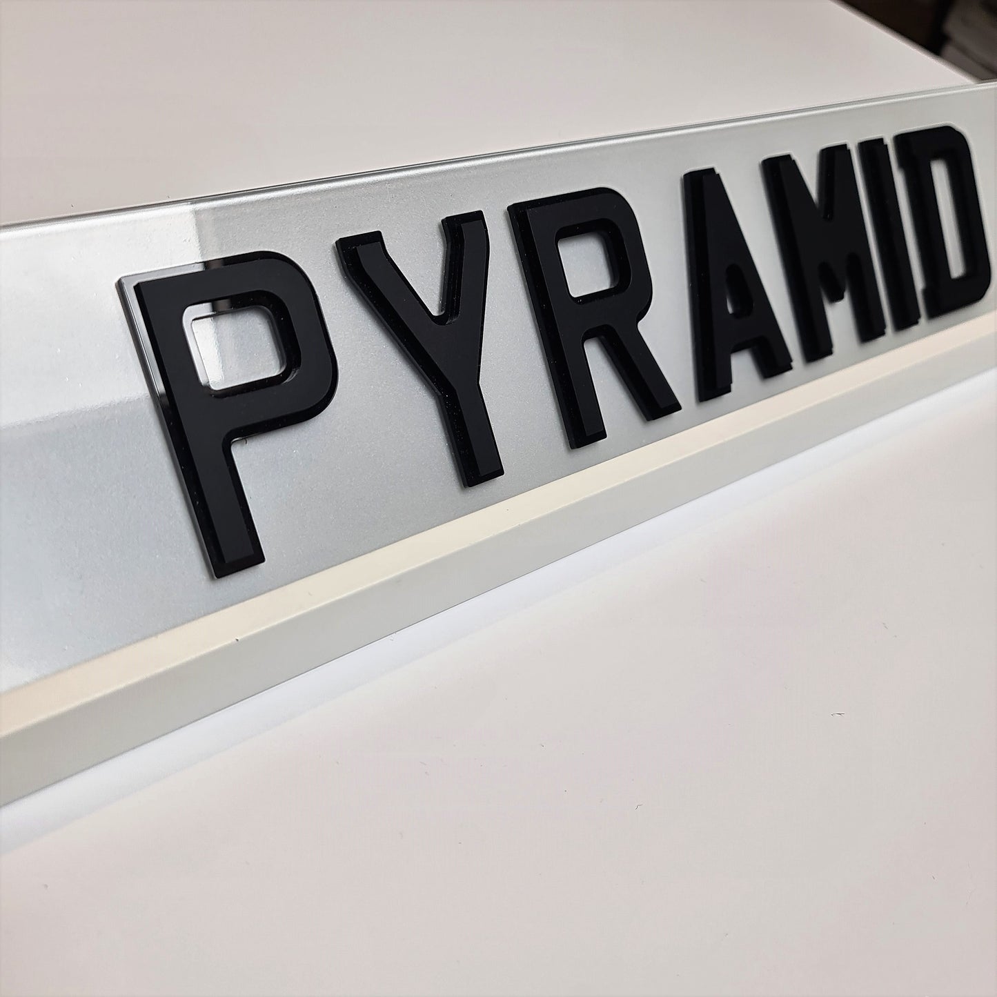 King Pyramid Plate